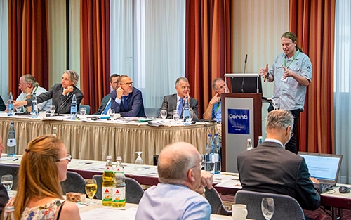 Podiumsvortrag bei einer Firmenveranstaltung im Dorint Hotel Weimar.