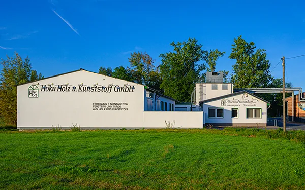 Firmenstandort der Hoku Holz & Kunststoff GmbH in Thüringen – professionelle Unternehmensfotografie von Michael Schalansky aus Erfurt.
