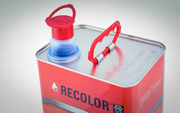 Produktfotografie eines RECOLOR Metallkanisters mit Universalverdünnung – Industrie- und Produktfotografie von Michael Schalansky in Thüringen.