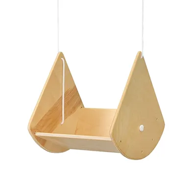 Indoor-Schaukel als Produktfreisteller – sichere, spielerische Lösung für Kinderzimmer Freigestellte Indoor-Kinderschaukel – hochwertiges Spielgerät für Zuhause, klar fotografiert für den Onlineverkauf